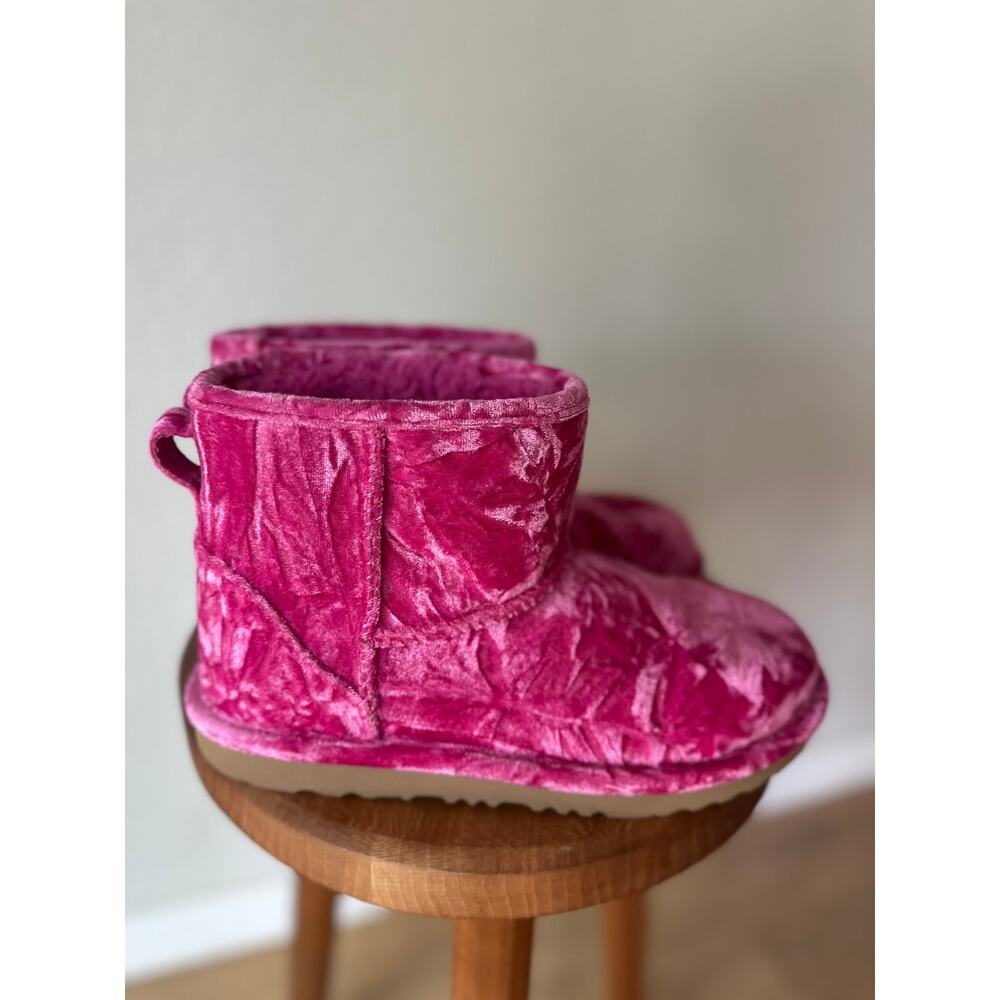 UGG Raspberry Pink Crushed Velvet Mini Boots Shearling Wool Cozy Luxe Size 6 - Picture 5 of 6